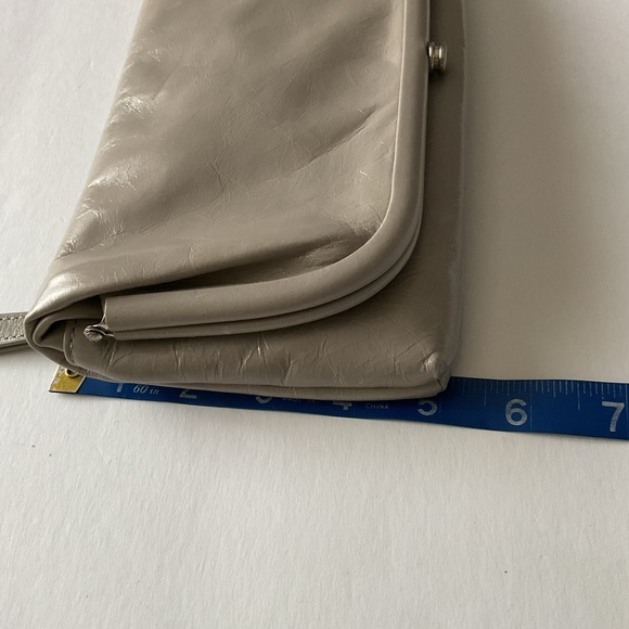 HOBO LAUREN LEATHER WRISTLET GRAY NWOT - Picture 11 of 13